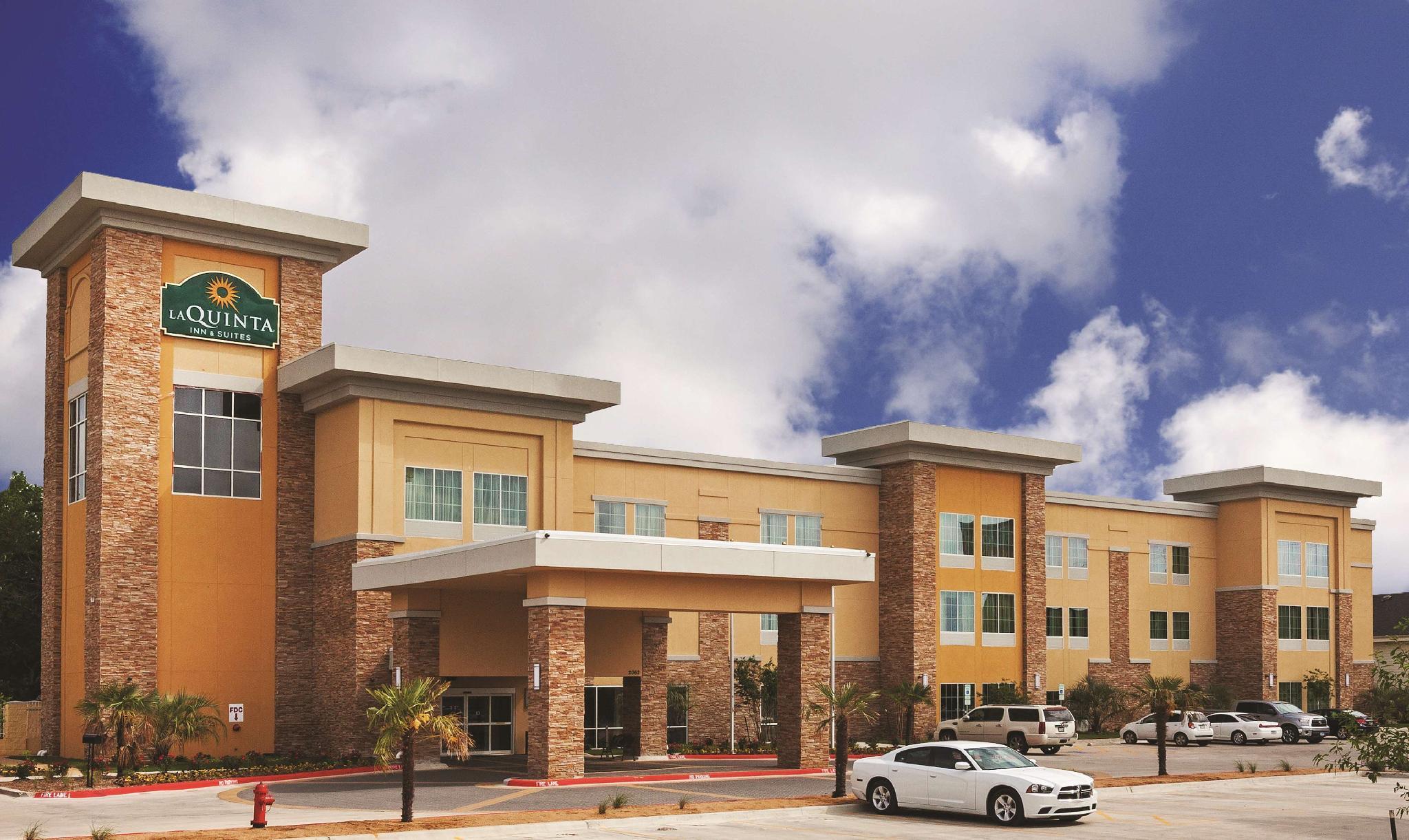 La Quinta By Wyndham Beeville Exterior foto